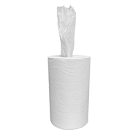 En avlång handtorkspapper, vit i färgen, på toppen är lite papper utdraget.